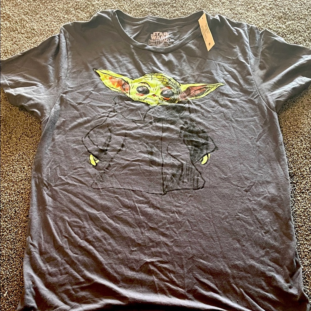 Star Wars grayT-Shirt with standing Yoda child Design
